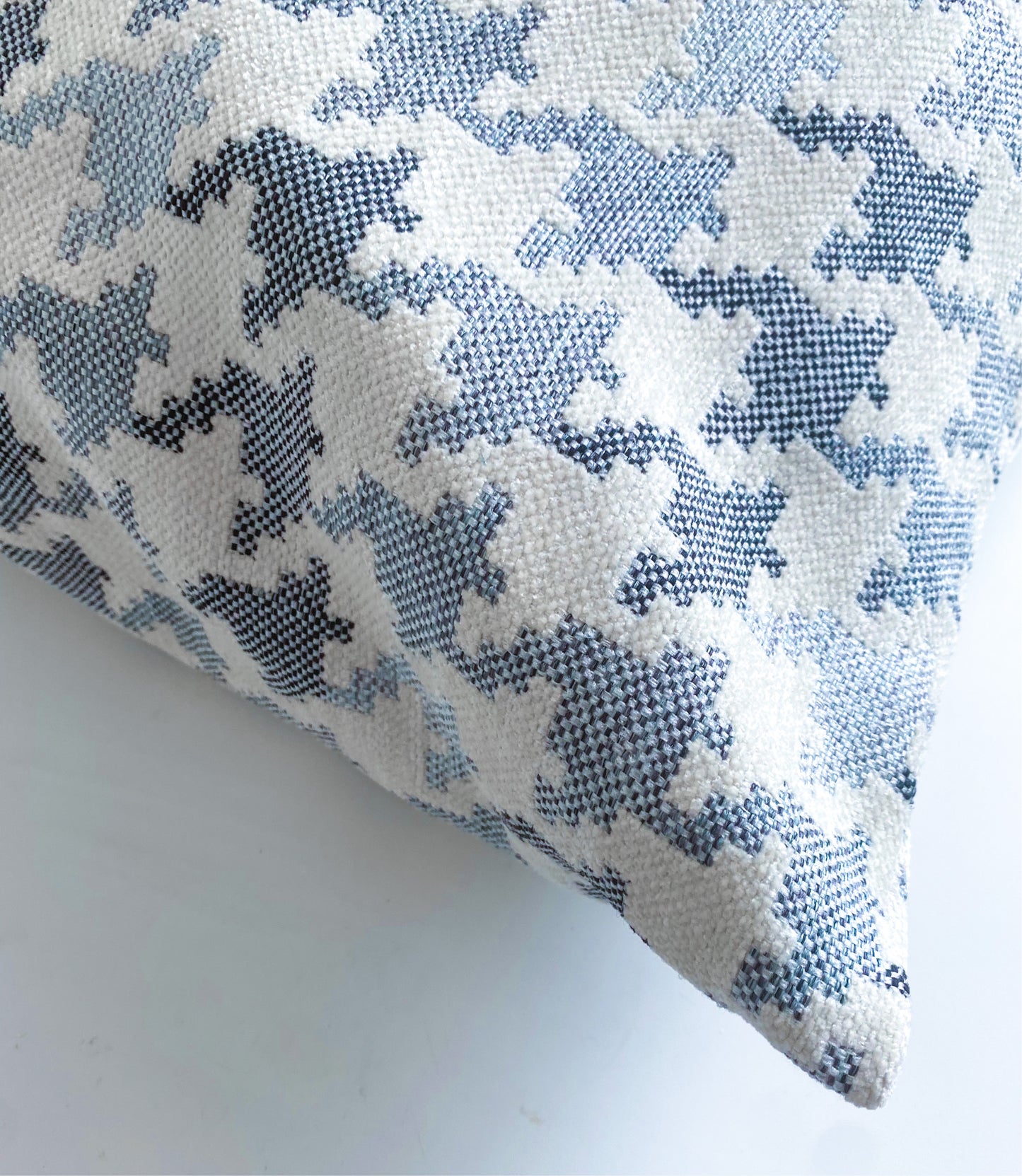 Cielo Pillow - Modern Neutral