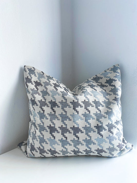 Cielo Pillow - Modern Neutral