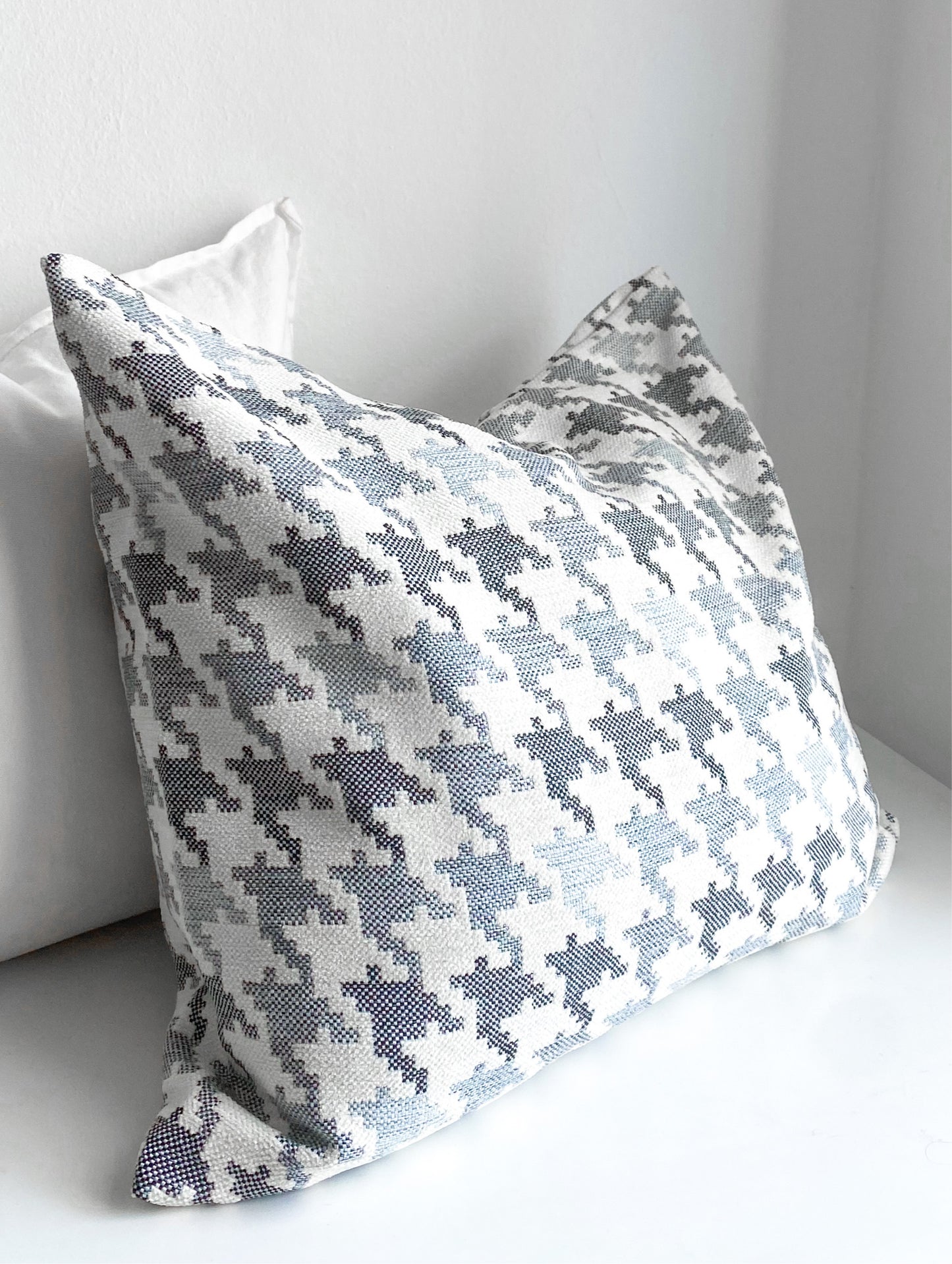 Cielo Pillow - Modern Neutral